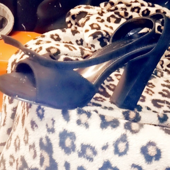 Black strappy wrap block heels - Picture 2 of 2